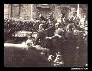 الرئيس الجزائري السابق  أحمد بن بلة  رفقة الرئيس المصري الراحل  جمال عبد الناصر