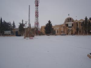 المعمورة ترتدي الفستان ألأبيض