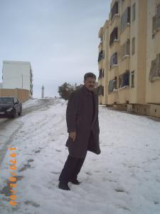 la neige recouvre progressivement la ville de KAIS