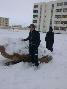 la neige recouvre progressivement la ville de KAIS