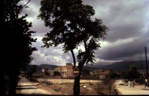 En venant du centre  ville...  de TEBESSA (photo de 1963)