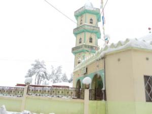 مسجد تيزي أوغلاد تحت الثلوج