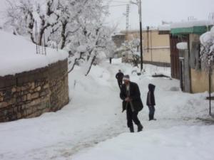 أحياء تيزي أوغلاد تحت الثلوج