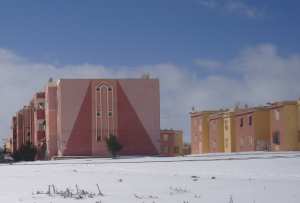 مدينة معمورة تحت الثلوج