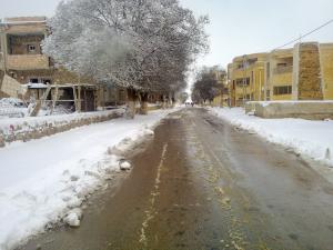 مدخل مدينة دراڨ تحت الثلوج