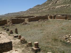 آثار القصر الزيري بمنطقة عشير