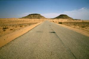 Autoroute menant à Adrar