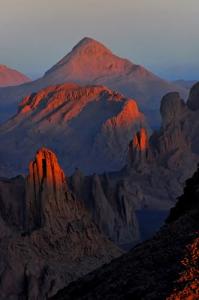 Les hautes Montagnes d'Assekrem Lumière Rouge du Soir