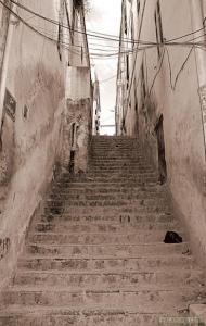 عند الصعود إلى شارع ملاح