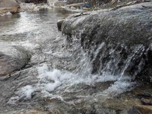 Cascades d'eau dans la commune de Bouzina
