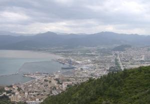 Vue sur le Port et la ville de Béjaia