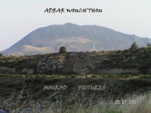 Vue sur le Mont Achtoug (Ouch'Thou) depuis les hauteurs d'Ighil Melloulen