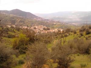 Le petit village de  Tagroudja  aux abords de Béjaia