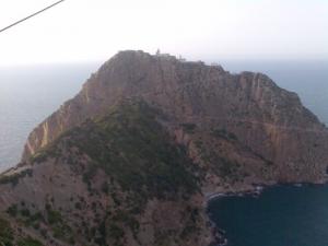 La montagne gargantuesque de Cap Carbon