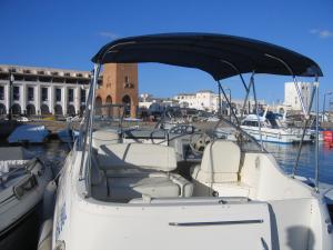 le port de sidi fredj