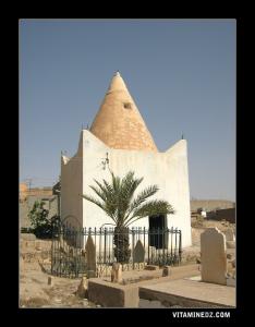 Bousaada,  Sidi Mhamed Benbrahim, dans un petit cimetière portant son nom