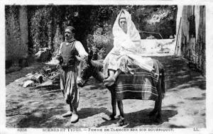 Femme de Tlemcen sur son bourriquet