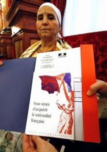 A woman from the Maghreb (Morocco, Algeria, Tunisia) displays