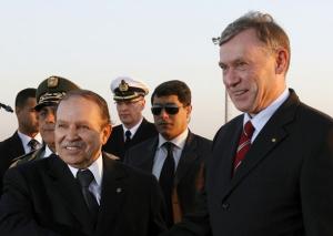 Algeria's President Abdelaziz Bouteflika (L) and his German counterpart