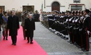 Italy's Prime Minister Romano Prodi (L) and Algeria's President