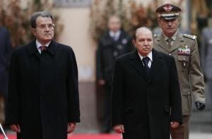 Italy's Prime Minister Romano Prodi (L) and Algeria's President