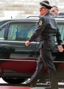 Algeria's President Abdelaziz Bouteflika (back) and Libyan leader Moamer