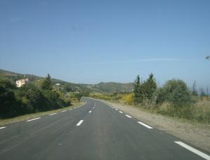 Route vers la plage Saket