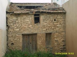Vieille Bâtisse en ruines dans la commune de Bouhamza