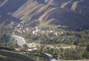 Vue d'ensemble sur le village de Amentane