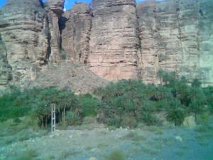 Les falaises stratifiées de Djemina (Wilaya de Biskra)