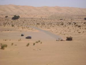 Fin d'une route au Sahara (Commune de Taghit)
