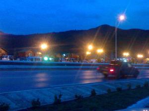 L'Aire de repos EL-HAMDANIA au crépuscule