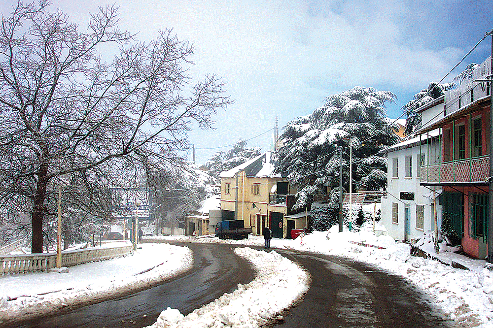 Les Sommets enneigés de Chrea