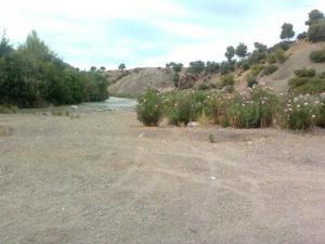 Un oued se déversant au barrage de Bouroumi