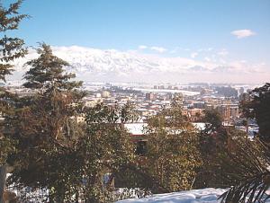 Vue de Bouira depuis la forêt