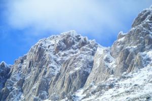 Sommets enneigés de Tikejda