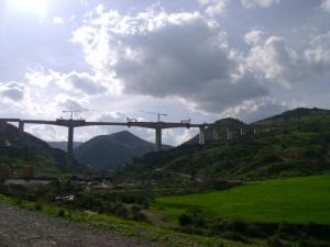 Viaduc Autoroute  Est Ouest en chantier
