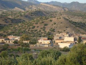 Petite bourgade aux abords de Bouira