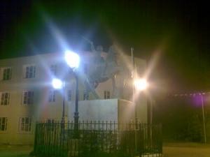 la statue de Cheikh El Mokrani (Bouira)