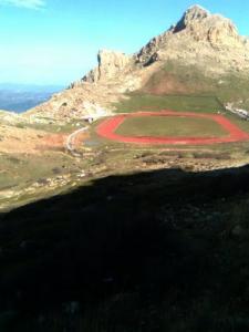 Un stade au milieu de nulle part (Bouira)