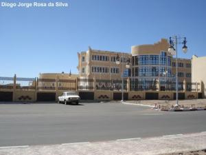 1. UNIVERSITÉ DE TAMANRASSET, ALGÉRIE. (Pour une population de 178.949 habitants)