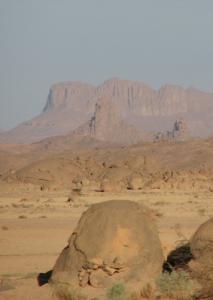 Paysage désertique aux abords de Tamanrasset