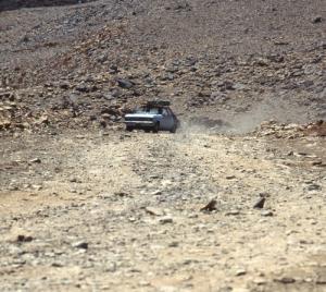 Sur la piste pierreuse de l'Assekrem