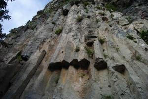 Colonnes de lave pétrifiées