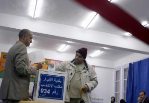 لوائح انتخابية في الجزائر