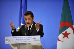رئيس الفرنسي في زيارة رسمية للجزائر