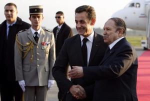 رئيس الفرنسي في زيارة رسمية للجزائر