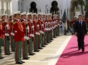رئيس الفرنسي في زيارة رسمية للجزائر