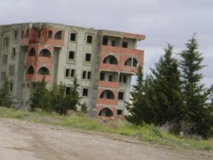Nouvelles constructions à l'entrée de la commune de Ouenza