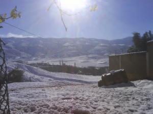 La ville de Aourir sous la neige
